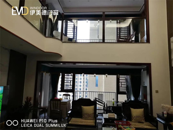 伊美德门窗实例| 客厅门窗这样装，大气又明亮