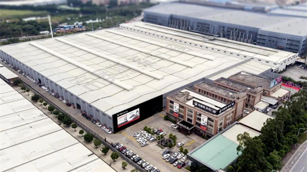 帝奥斯系统门窗窗董事长伍四兵获2021中国家居力量榜“追光领袖”