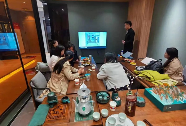 找准方向，踏实肯干！劳卡全屋定制优秀经销商洪路专访