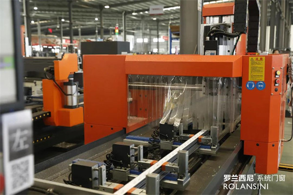 罗兰西尼系统门窗获年度影响力品牌荣誉