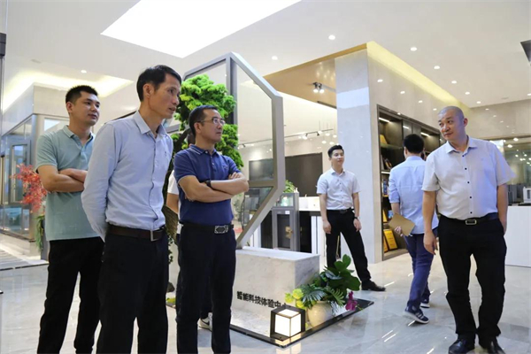 帝奥斯系统门窗丨云浮市新兴县工业园领导一行莅临总部参观指导 帝奥斯系统门窗丨云浮市新兴县工业园领导一行莅临总部参观指导