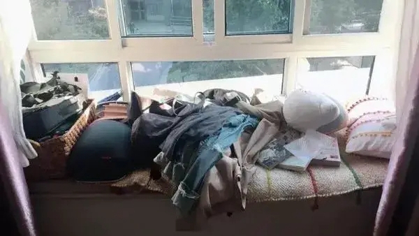 艾高家居|你家穿了一次不想洗的衣服，都搁哪呢？