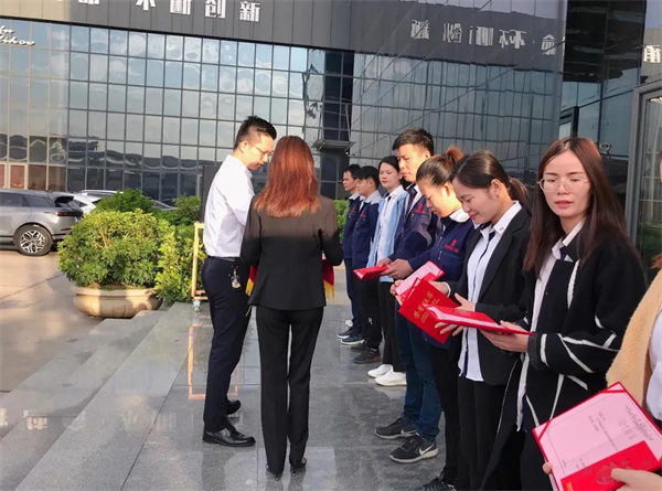 新帝豪门窗10月优秀员工表彰大会圆满举行！