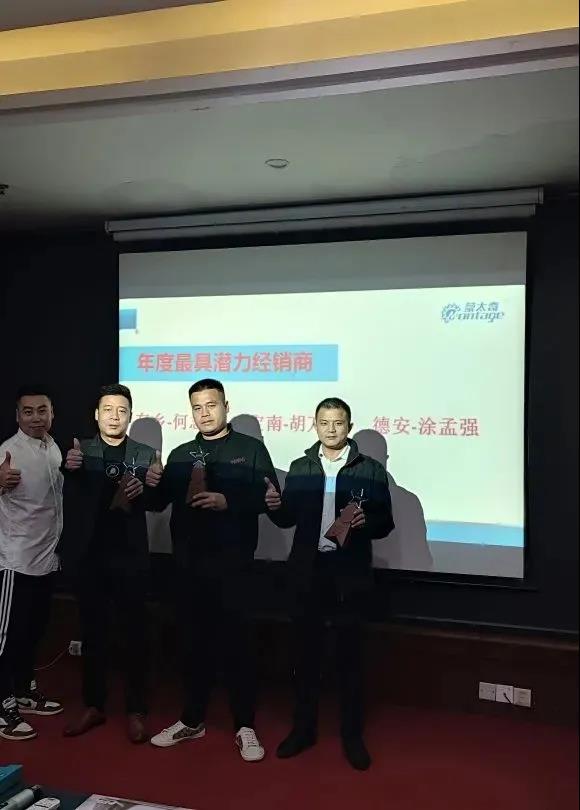 蒙太奇高端艺术壁材深入江西经销商,系统性提升门店竞争力 蒙太奇高端艺术壁材深入江西经销商,系统性提升门店竞争力