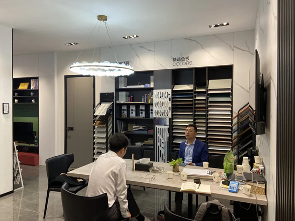 鑫六福木门临安专卖店汪总专访——月销68万的“生意经”