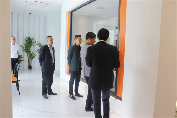 富轩全屋门窗欢迎南京移门协会会长一行走访交流