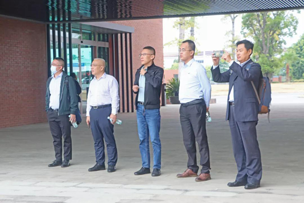 做“双碳”目标的传播者、推动者、践行者—贝克洛与耀皮玻璃开展战略合作洽谈！