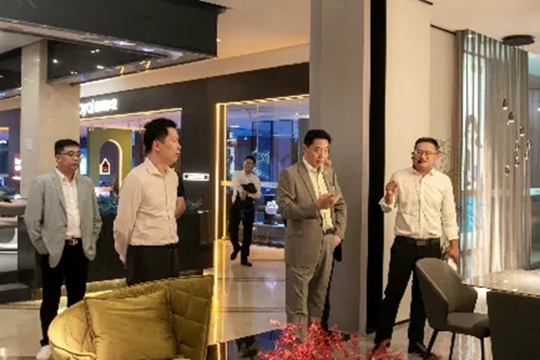 粤港澳酒店产业联合会与冠军联盟工程俱乐部莅临皇朝定制+ 粤港澳酒店产业联合会与冠军联盟工程俱乐部莅临皇朝定制+