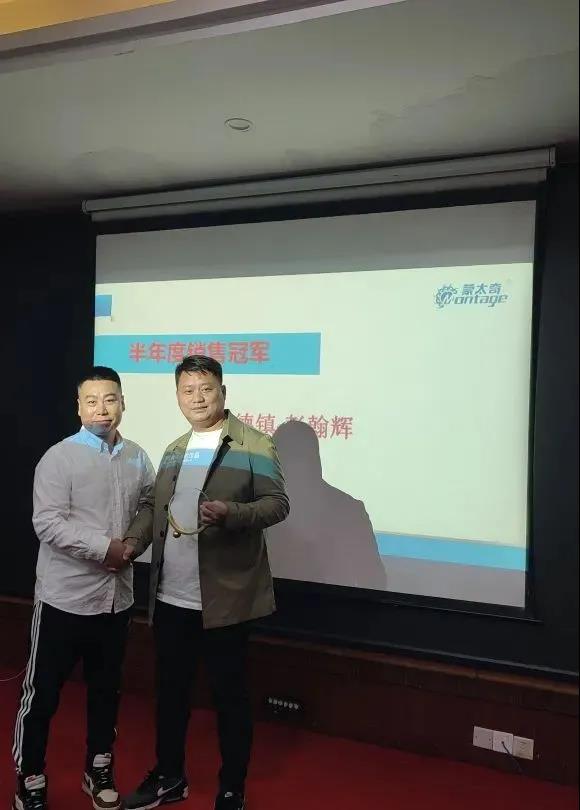蒙太奇高端艺术壁材深入江西经销商,系统性提升门店竞争力 蒙太奇高端艺术壁材深入江西经销商,系统性提升门店竞争力