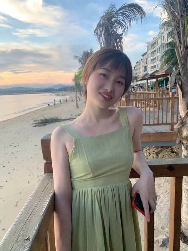 首位岩板体验官诞生，东鹏陶瓷邀你共赏温暖舒适之家