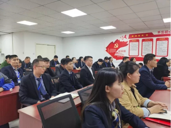 雅美娜厨房电器事业部召开十月工作总结暨十一月工作部署会议