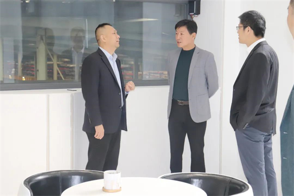 富轩全屋门窗欢迎南京移门协会会长一行走访交流