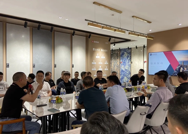 鹰牌陶瓷一区核心经销商墙地专家交流会圆满落幕！