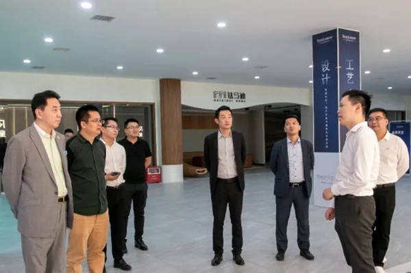 粤港澳酒店产业联合会与冠军联盟工程俱乐部莅临皇朝定制+ 粤港澳酒店产业联合会与冠军联盟工程俱乐部莅临皇朝定制+