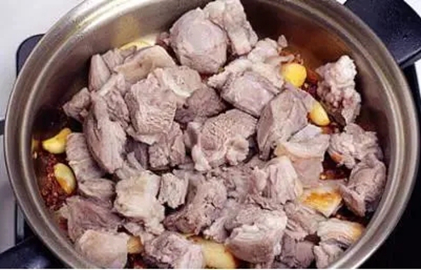 冬日必备羊肉汤，佳歌集成灶做得更香！