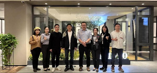 菲马仕智能门品牌服务团队走访汕头经销商