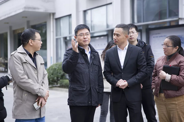 松阳县委领导莅临浙江华威门业视察指导 松阳县委领导莅临浙江华威门业视察指导