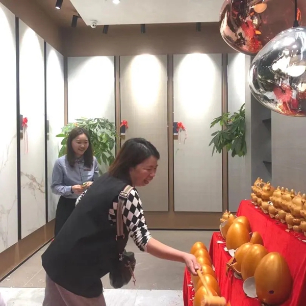 新店开业|圣堡龙瓷砖龙港旗舰店惊艳绽放 新店开业|圣堡龙瓷砖龙港旗舰店惊艳绽放