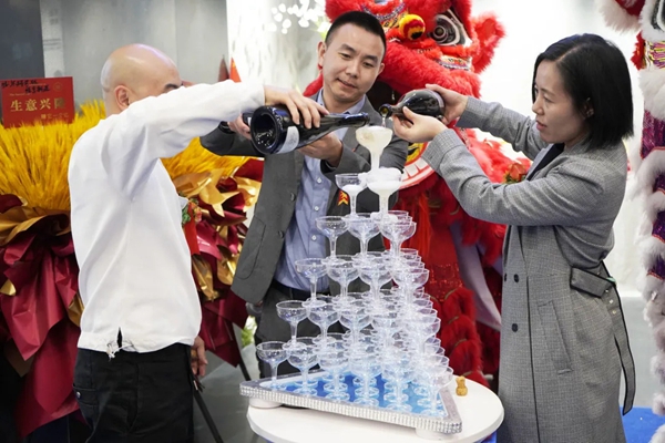 兴辉陶瓷美学馆盛大开业|艺术与生活兼并形象新潮范