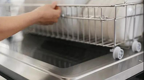 佳歌集成灶消毒柜保养指南：别以为消毒柜不用清洁！