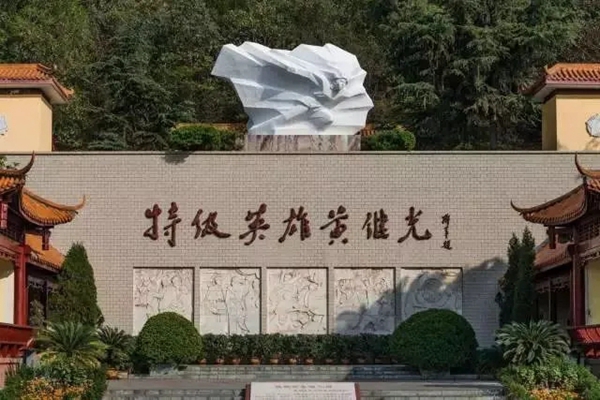 聚焦 | 美涂士赴四川黄继光纪念馆 再续英雄传奇