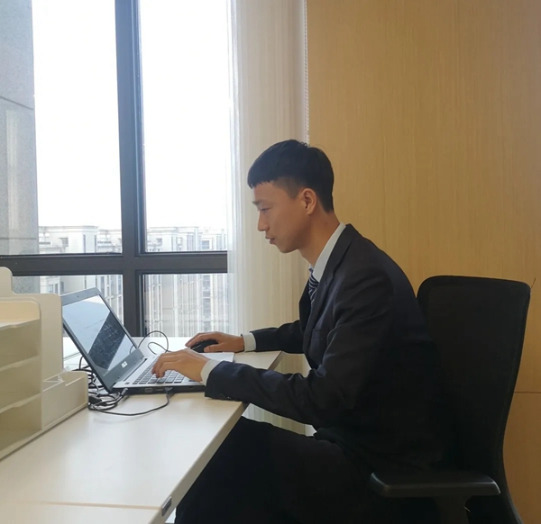 兔宝宝健康家居业务员陆鑫鑫丨脚踏实地 做好当下
