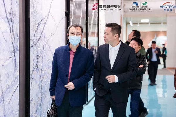 顺辉陶瓷：光伏发电+智能仓储，打造高质量发展新引擎