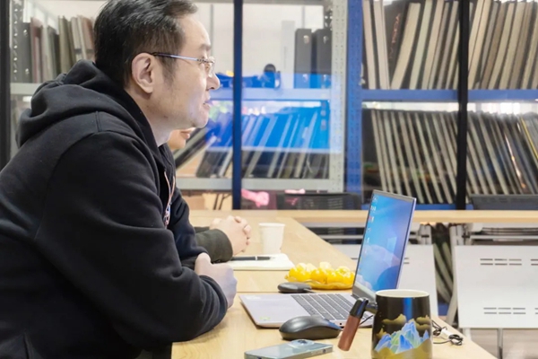 绍兴市布商研究中心一行赴雅诗澜墙布窗帘总部参观调研指导