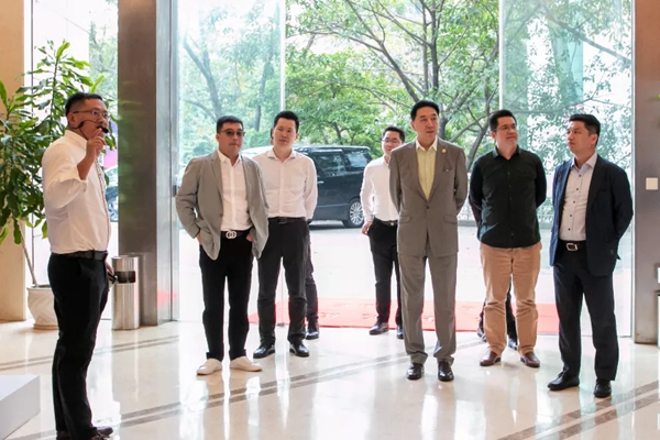 粤港澳酒店产业联合会与冠军联盟工程俱乐部莅临皇朝定制+ 粤港澳酒店产业联合会与冠军联盟工程俱乐部莅临皇朝定制+