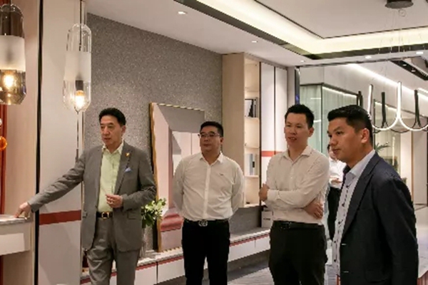 粤港澳酒店产业联合会与冠军联盟工程俱乐部莅临皇朝定制+ 粤港澳酒店产业联合会与冠军联盟工程俱乐部莅临皇朝定制+