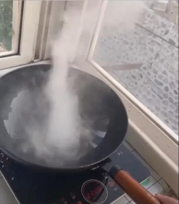 炒菜炒出“龙卷风”？佳歌集成灶提醒，别拿用火安全开玩笑！