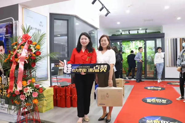 铿固门窗丨前行路上,感恩每一次的信任
