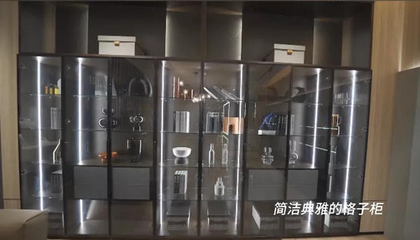 兔宝宝健康家居|如此巧妙定制收纳，还你舒适浪漫客厅空间