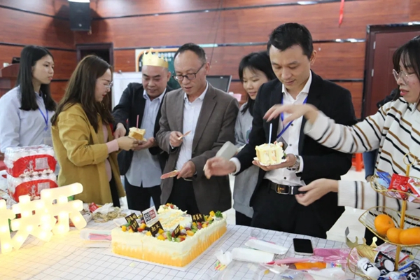 特别的缘分,和特别的你 | 邦元名匠11月员工生日会 特别的缘分,和特别的你 | 邦元名匠11月员工生日会