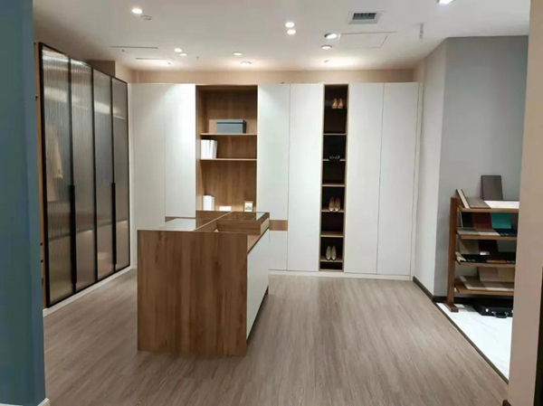 三峰家居山西大同李鸣钟：为客户打造一站式高颜值家居，是我的使命！