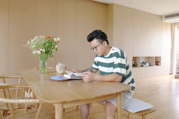 玛格全屋定制|这套135㎡现代简约两房，不得不感叹这届年轻人真会玩~