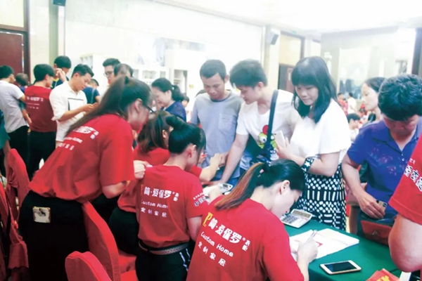 “感恩十载·年终大促”简·爱保罗全屋定制送上暖心钜惠,一起幸福跨年! “感恩十载·年终大促”简·爱保罗全屋定制送上暖心钜惠,一起幸福跨年!