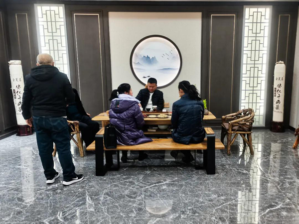 三峰家居山西大同李鸣钟：为客户打造一站式高颜值家居，是我的使命！