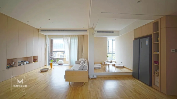 玛格全屋定制|这套135㎡现代简约两房，不得不感叹这届年轻人真会玩~