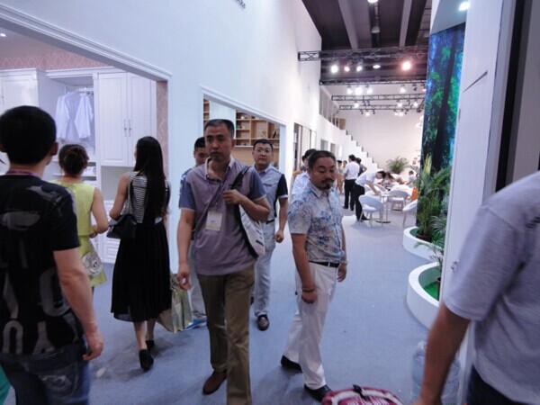 邦元名匠：渠道下沉，为经销商服务