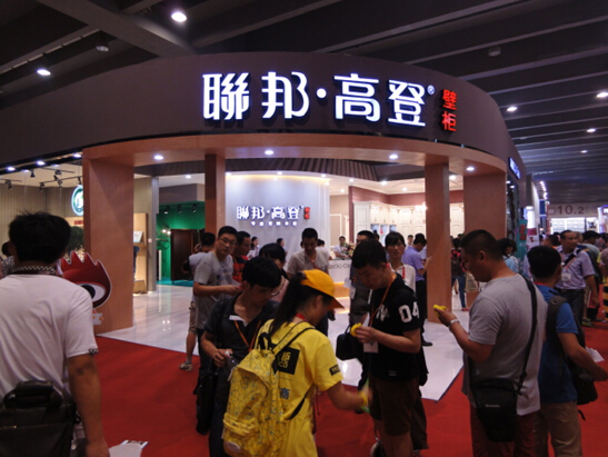 联邦高登建博会上接受慧亚采访 抖擞昂然迈进下一个十年 联邦高登建博会上接受慧亚采访 抖擞昂然迈进下一个十年