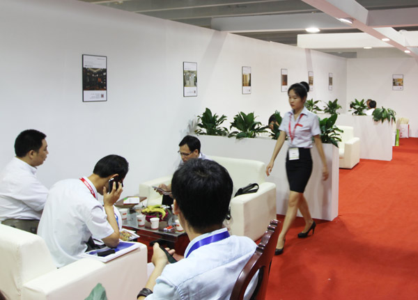 亚丹衣柜：荣耀十年，再续辉煌 