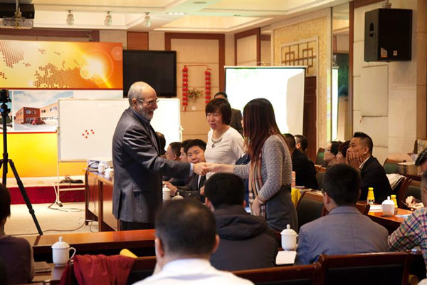 布鲁斯特墙纸核心经销商齐聚上海 展开年度欢乐聚会