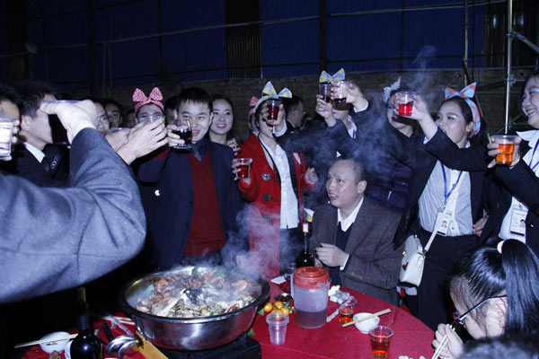 “相亲相爱，四海一家”2014年度欧迪克集团大型联欢晚会