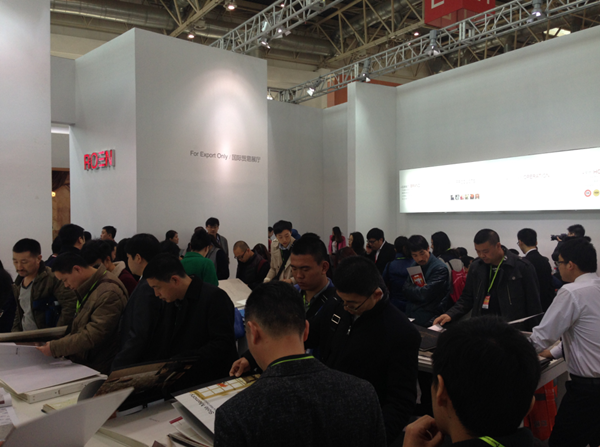 柔然壁纸展位盛况空前  新品丰富亮点多