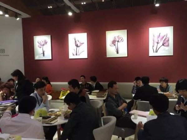 第三十届深圳国际家具展 伊百丽衣柜大展风采