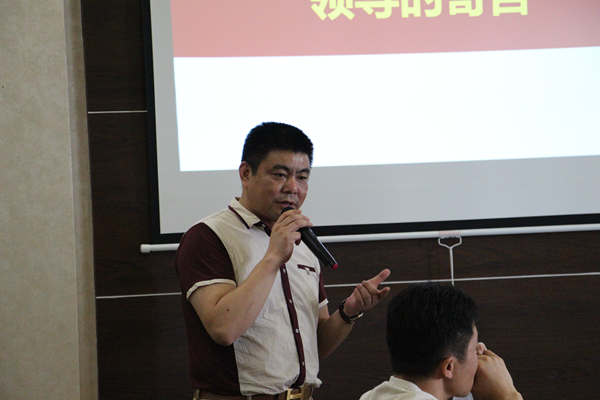 打造专业店面形象  感受体验式服务——富奥斯门窗