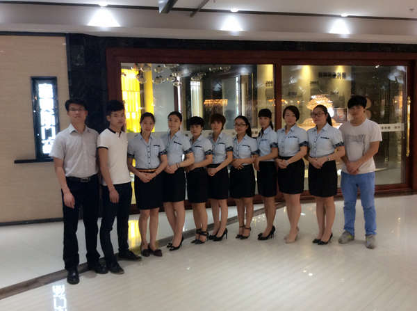 打造专业店面形象  感受体验式服务——富奥斯门窗