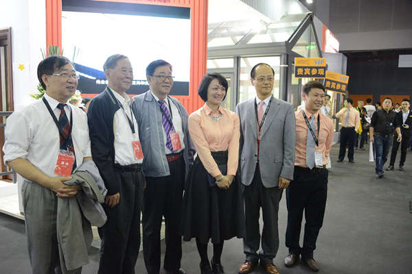 伟业铝材绽放第21届全国铝门窗幕墙新品博览会