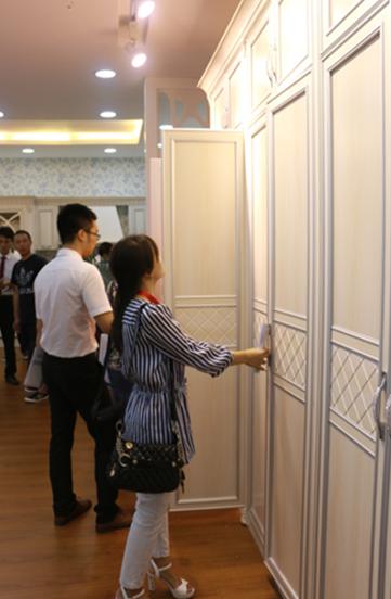 定制衣柜十大品牌箭牌衣柜亮相建博会